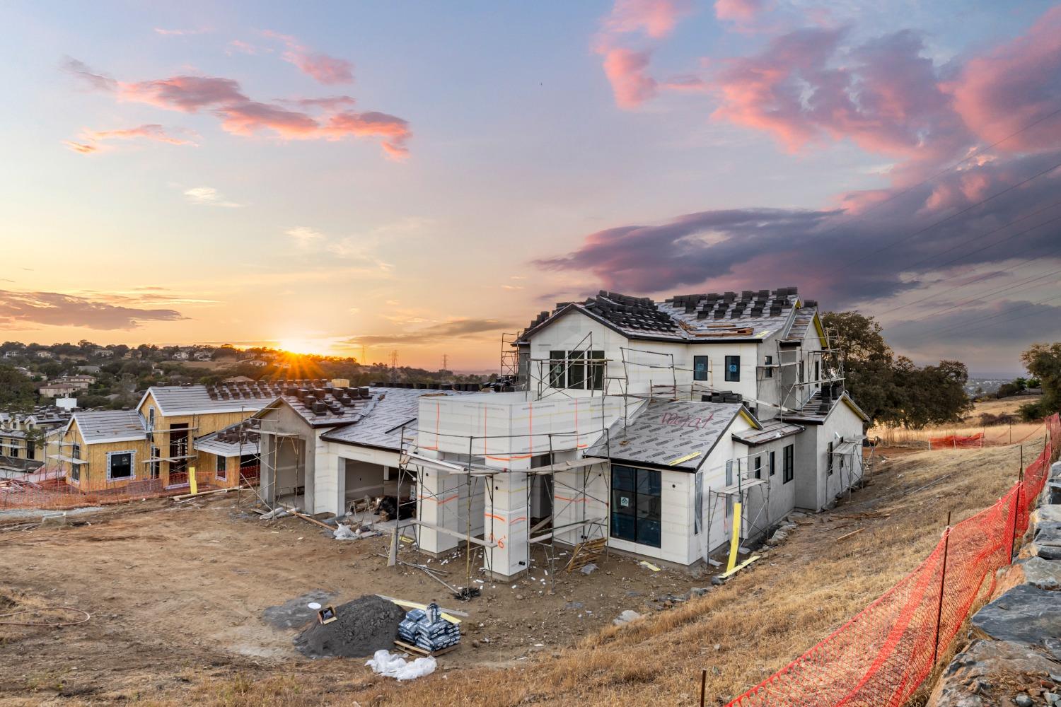 Detail Gallery Image 1 of 27 For 4930 Greyson Crk, El Dorado Hills,  CA 95762 - 5 Beds | 4/1 Baths