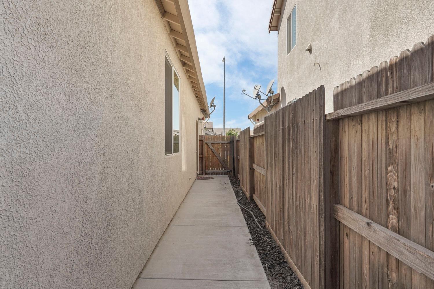 Detail Gallery Image 34 of 39 For 10416 Ian Ct, Stockton,  CA 95209 - 3 Beds | 2 Baths