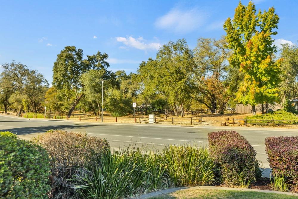 Detail Gallery Image 29 of 33 For 8160 Twin Oaks Ave, Citrus Heights,  CA 95610 - 4 Beds | 2 Baths