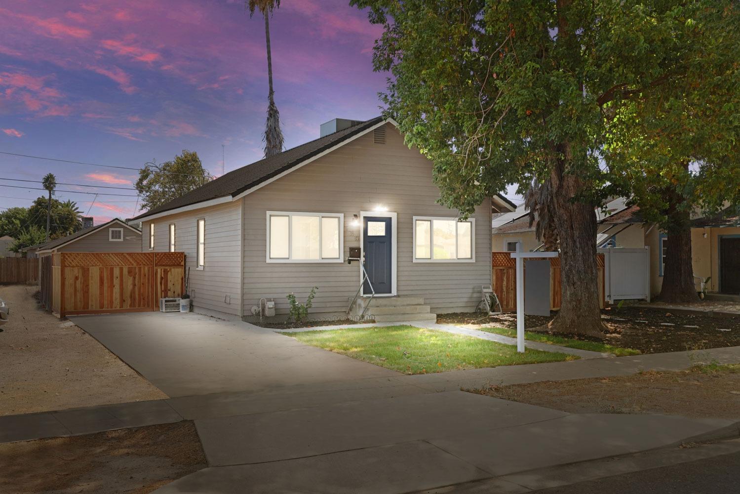 Detail Gallery Image 2 of 40 For 130 2nd St, Ripon,  CA 95366 - 3 Beds | 2 Baths