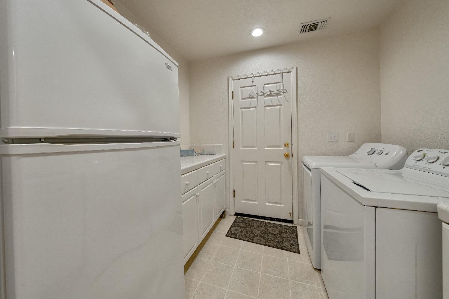 Detail Gallery Image 26 of 50 For 3523 Evergreen Ct, Rocklin,  CA 95765 - 3 Beds | 2/1 Baths