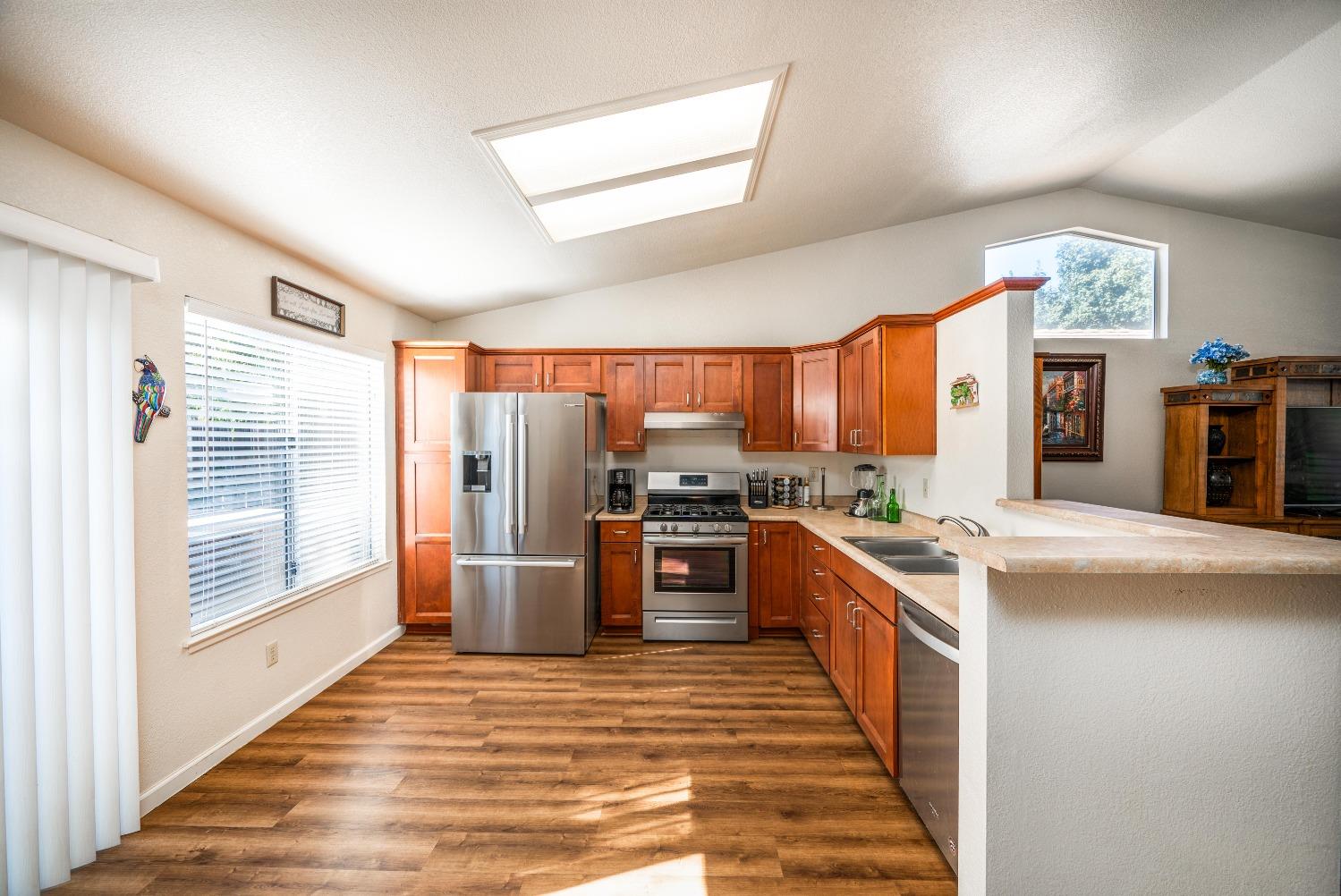 Detail Gallery Image 9 of 34 For 3900 Creedmoor Ave, Modesto,  CA 95357 - 3 Beds | 2/1 Baths