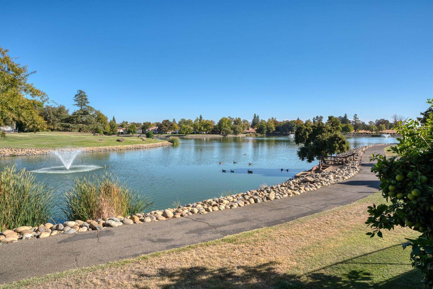 Detail Gallery Image 27 of 36 For 6933 Lindero Ln, Rancho Murieta,  CA 95683 - 2 Beds | 2 Baths