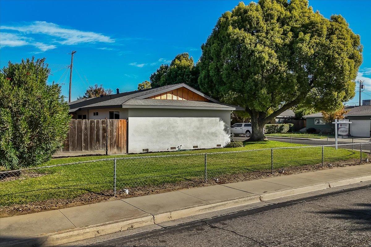 Detail Gallery Image 3 of 51 For 261 Oleander Ln, Turlock,  CA 95380 - 3 Beds | 2 Baths