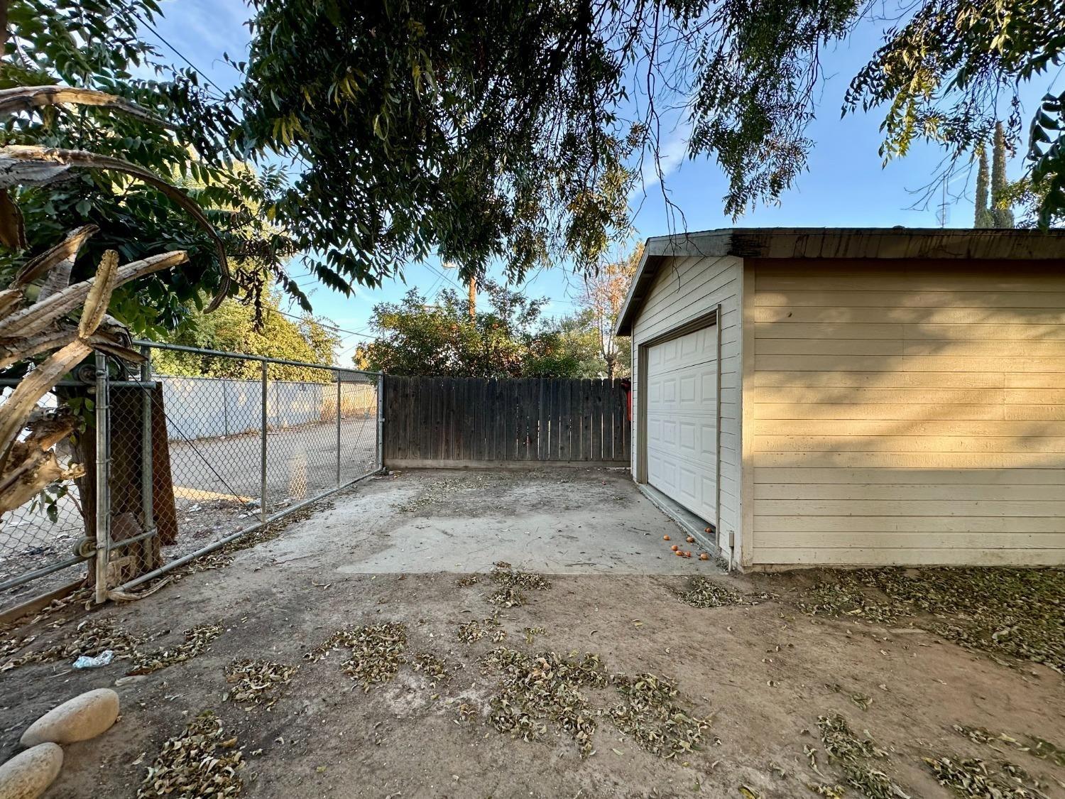 S 9th Street, Fresno, California image 26