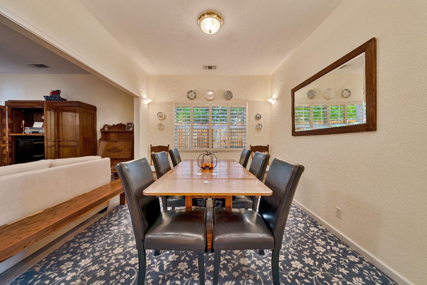 Detail Gallery Image 11 of 50 For 3523 Evergreen Ct, Rocklin,  CA 95765 - 3 Beds | 2/1 Baths