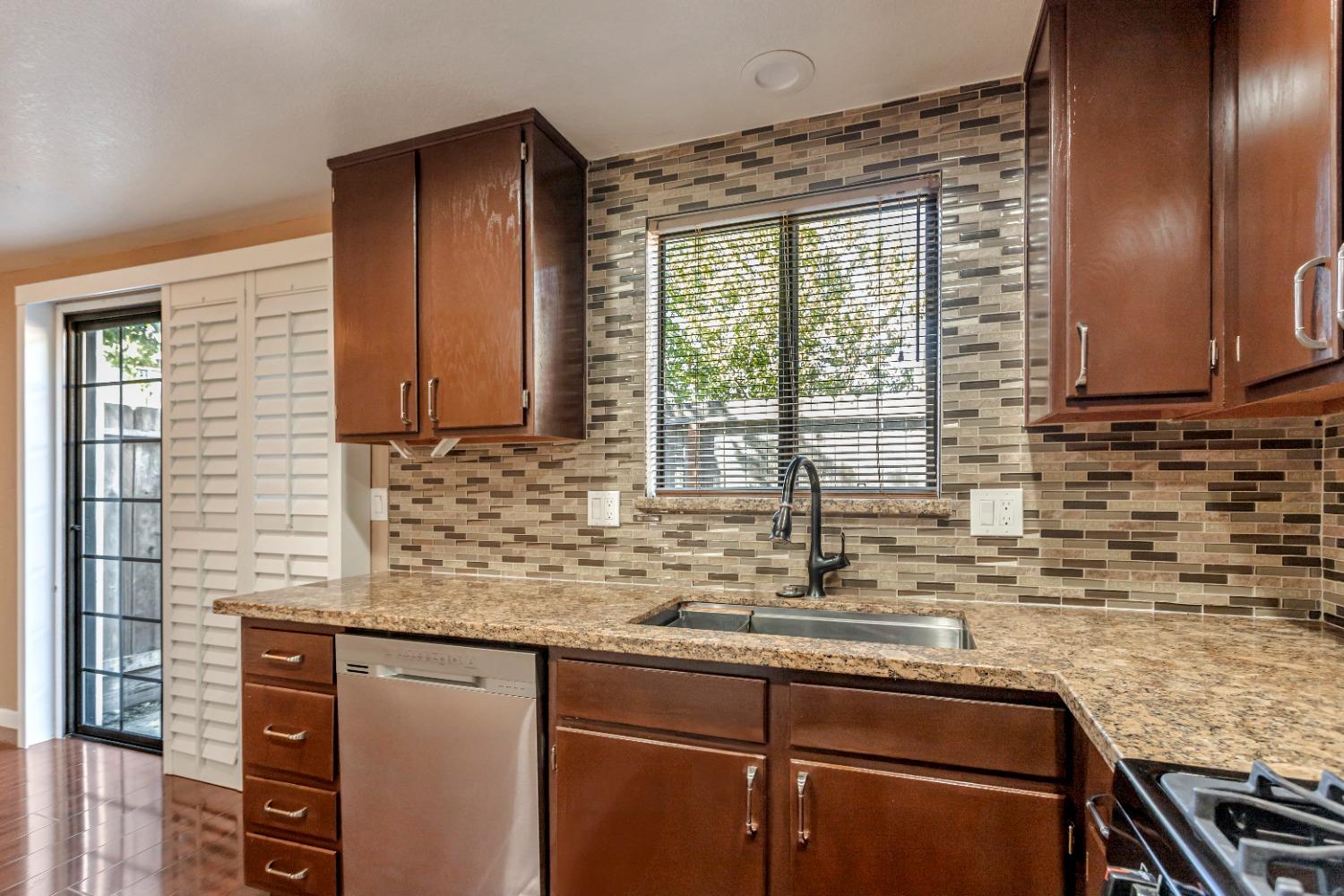 Detail Gallery Image 11 of 56 For 801 Nash #D5,  Hollister,  CA 95023 - 3 Beds | 1/1 Baths