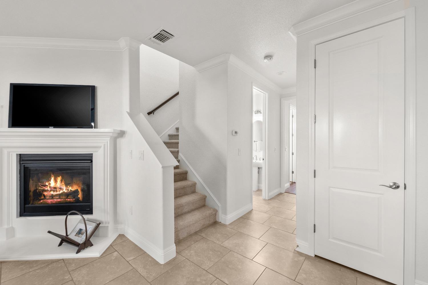 Detail Gallery Image 23 of 68 For 663 Addison Ln, Folsom,  CA 95630 - 5 Beds | 3/1 Baths