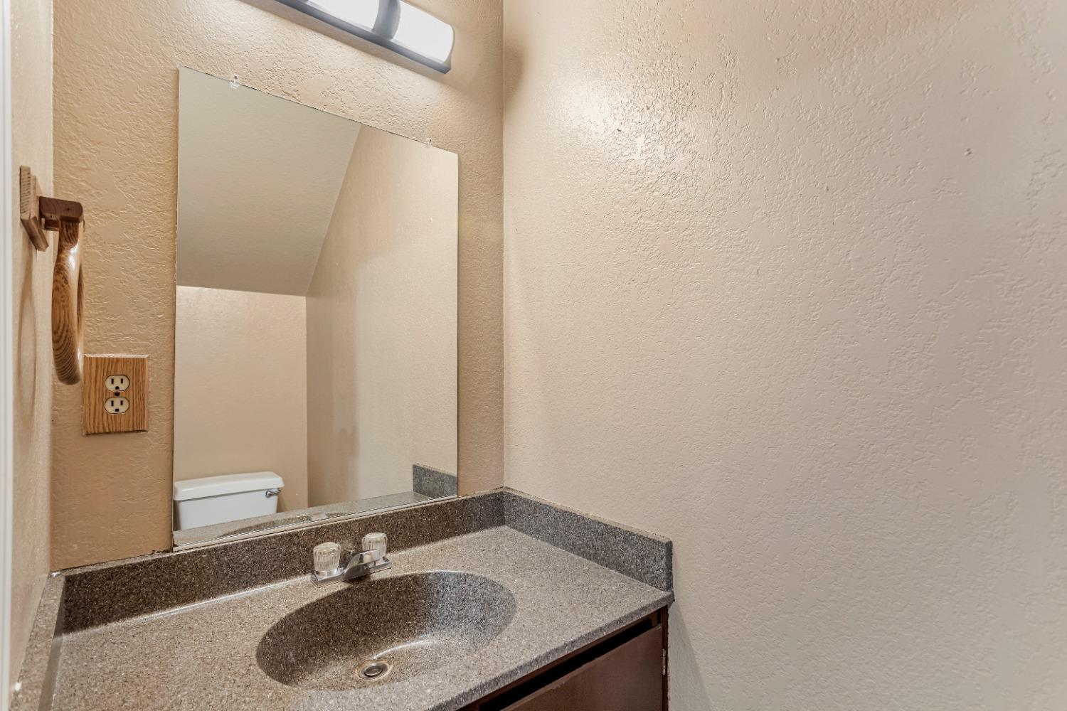 Detail Gallery Image 32 of 56 For 801 Nash #D5,  Hollister,  CA 95023 - 3 Beds | 1/1 Baths