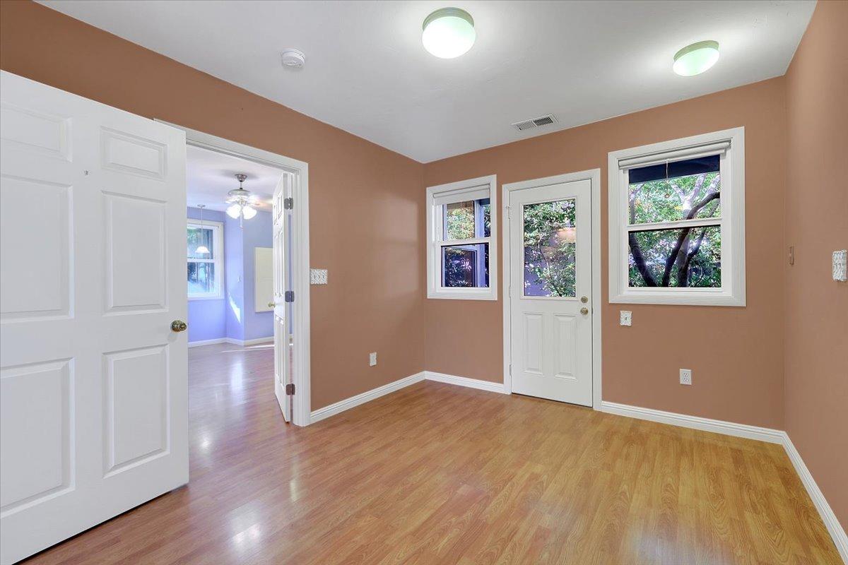 Detail Gallery Image 19 of 36 For 950 4th Ave, Sacramento,  CA 95818 - 3 Beds | 2 Baths