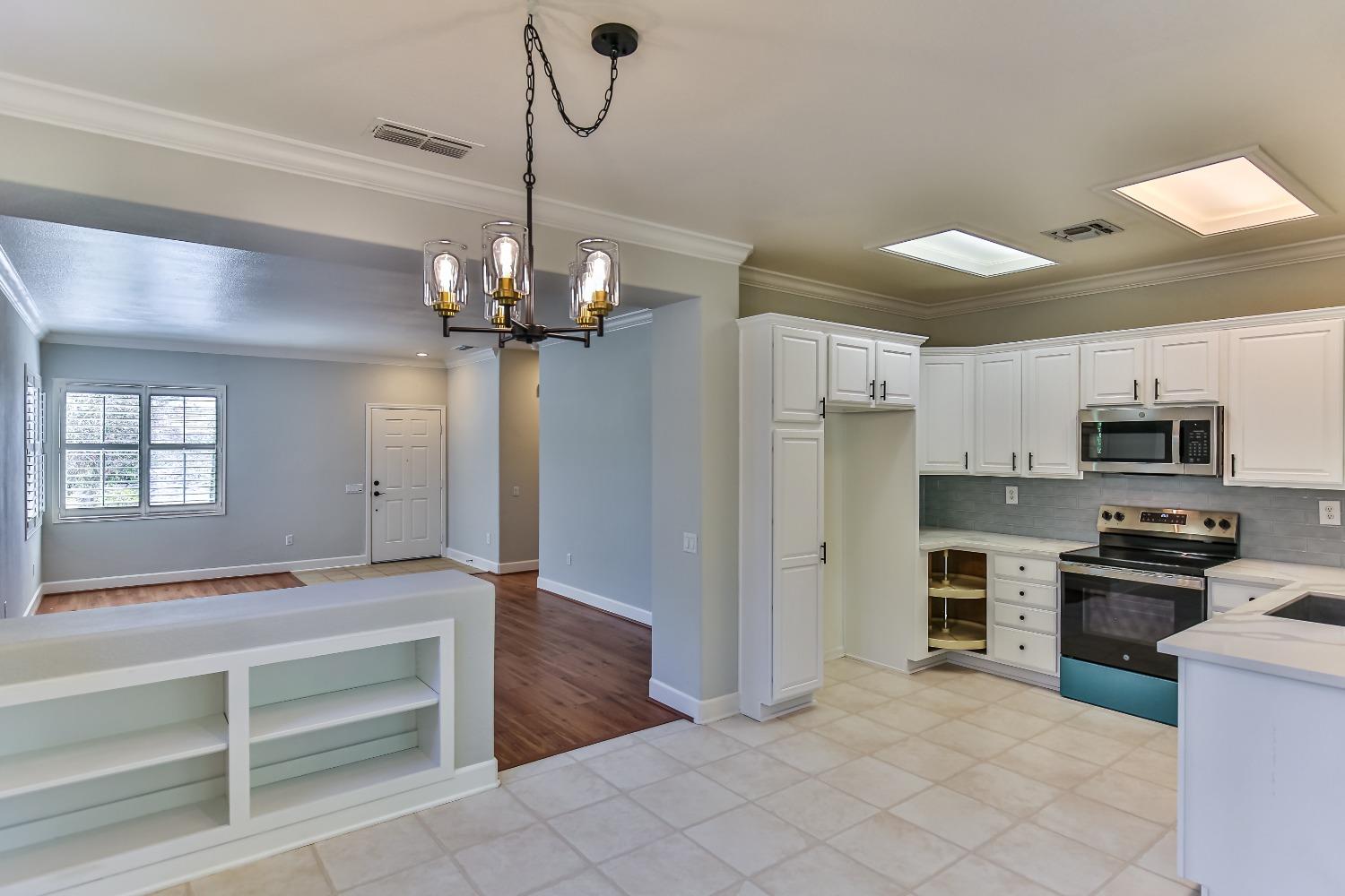 Detail Gallery Image 15 of 41 For 2233 Pebblestone Ln, Lincoln,  CA 95648 - 1 Beds | 2 Baths