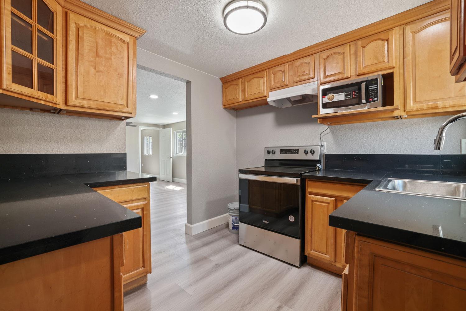 Detail Gallery Image 33 of 40 For 130 2nd St, Ripon,  CA 95366 - 3 Beds | 2 Baths