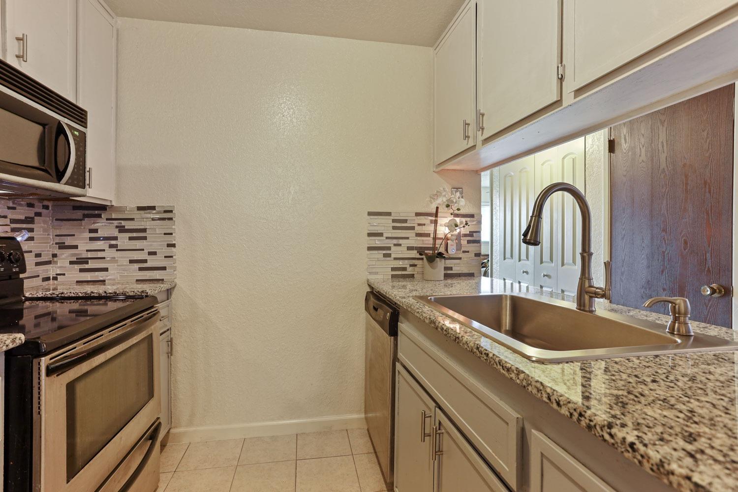 Detail Gallery Image 11 of 41 For 4000 Fara Biundo Dr #7,  Modesto,  CA 95355 - 2 Beds | 2 Baths