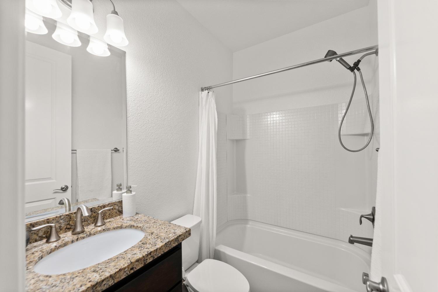 Detail Gallery Image 26 of 68 For 663 Addison Ln, Folsom,  CA 95630 - 5 Beds | 3/1 Baths