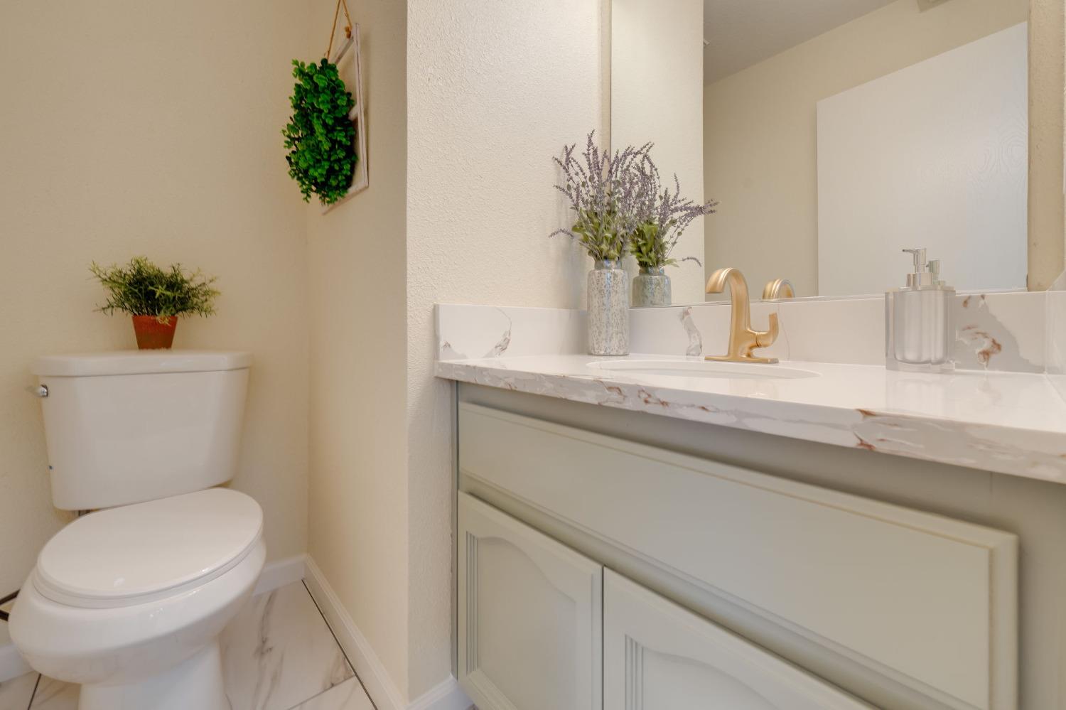 Detail Gallery Image 46 of 52 For 5539 Danjac Cir, Sacramento,  CA 95822 - 5 Beds | 2/1 Baths