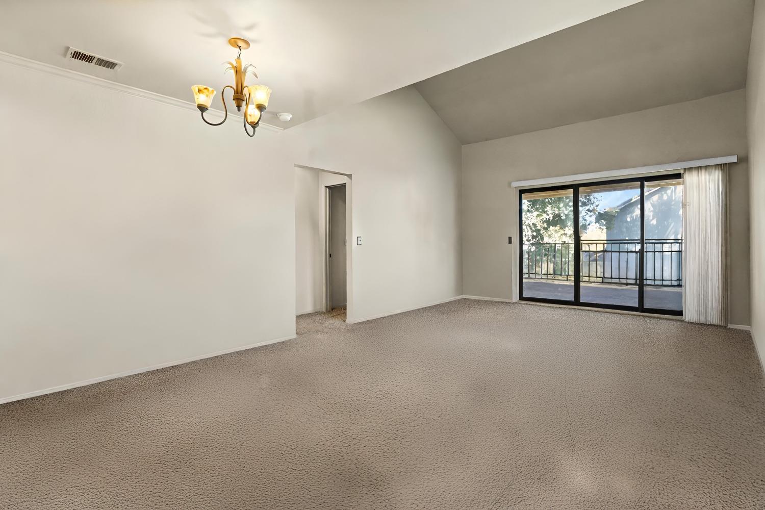 Detail Gallery Image 3 of 28 For 2401 Eilers Ln #502,  Lodi,  CA 95242 - 2 Beds | 2 Baths