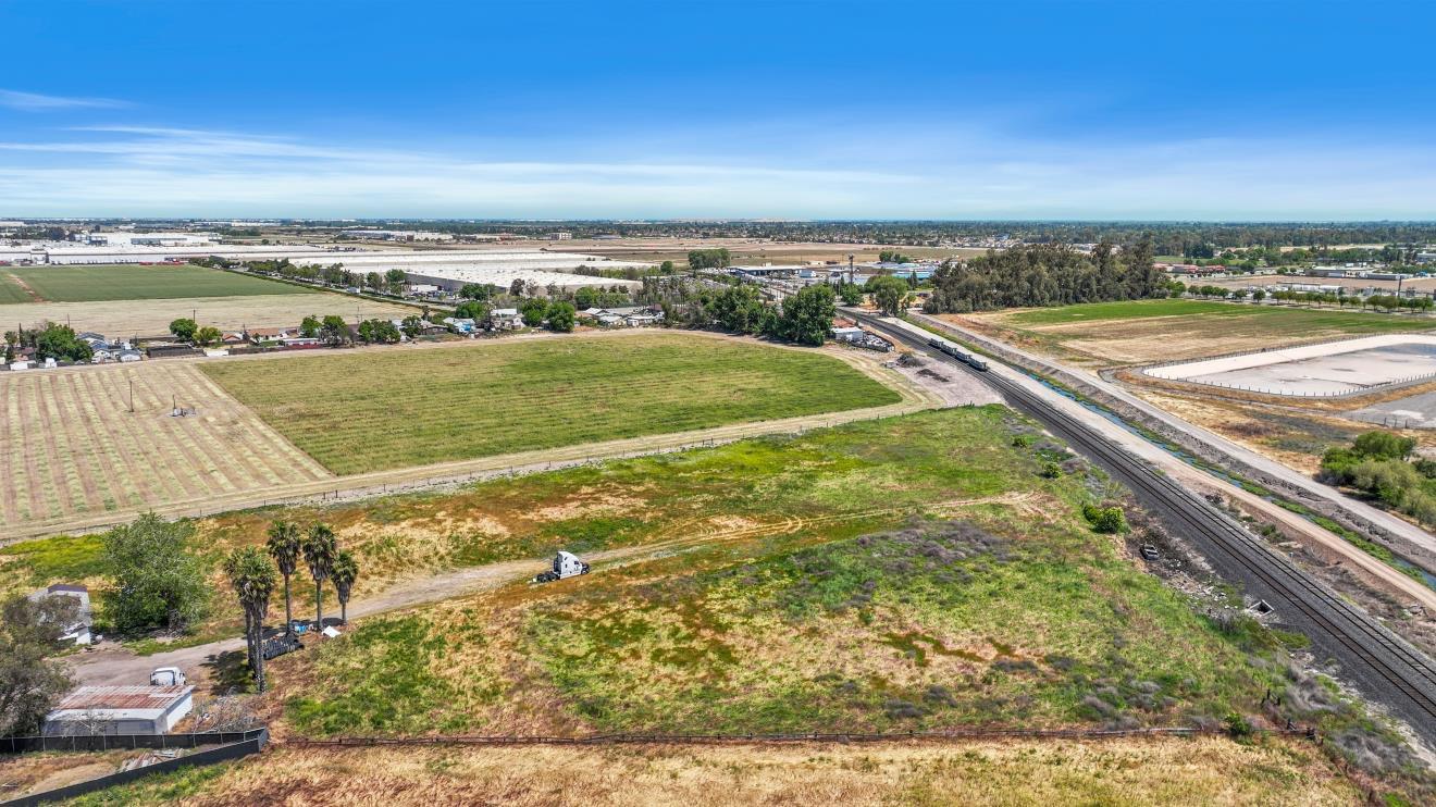 Detail Gallery Image 28 of 39 For 18328 S Mckinley, Manteca,  CA 95337 - 2 Beds | 1 Baths