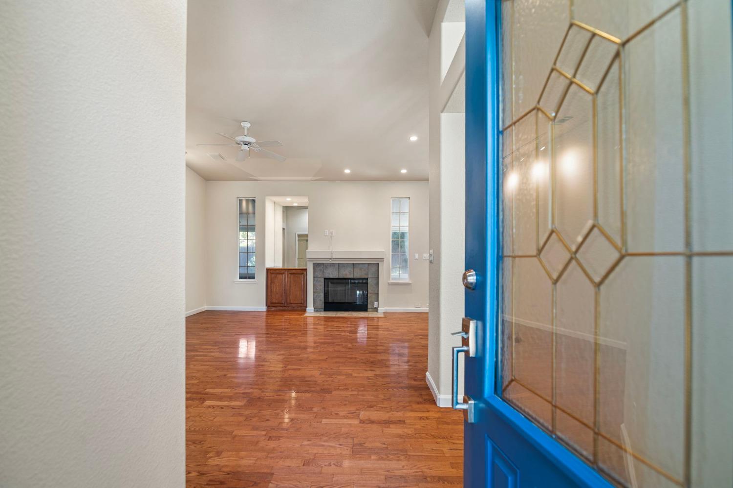 Detail Gallery Image 5 of 43 For 434 Meyenberg Ave, Ripon,  CA 95366 - 3 Beds | 2 Baths