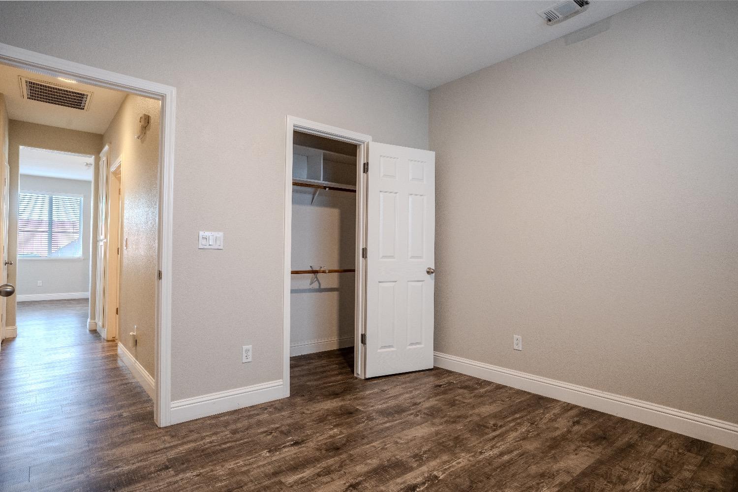 Detail Gallery Image 9 of 20 For 1013 Barbados St, Manteca,  CA 95337 - 3 Beds | 2 Baths