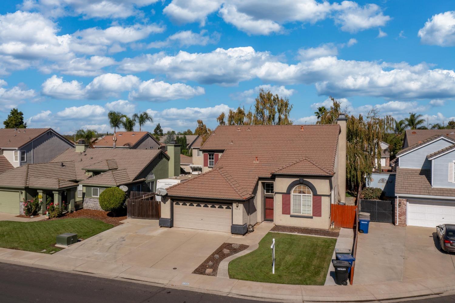 Detail Gallery Image 4 of 48 For 4613 Sun Stone Ct, Salida,  CA 95368 - 3 Beds | 2/1 Baths