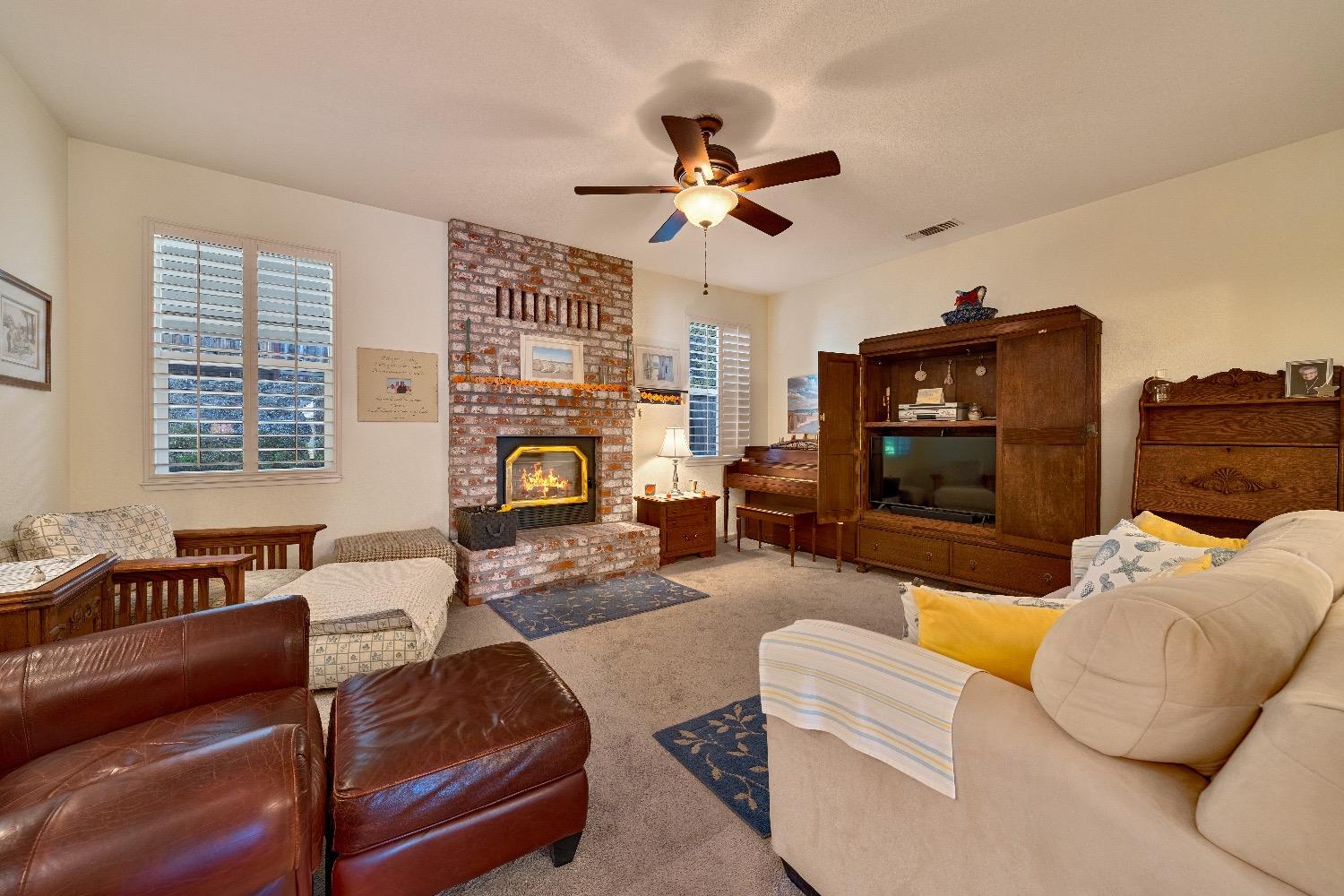 Detail Gallery Image 5 of 50 For 3523 Evergreen Ct, Rocklin,  CA 95765 - 3 Beds | 2/1 Baths