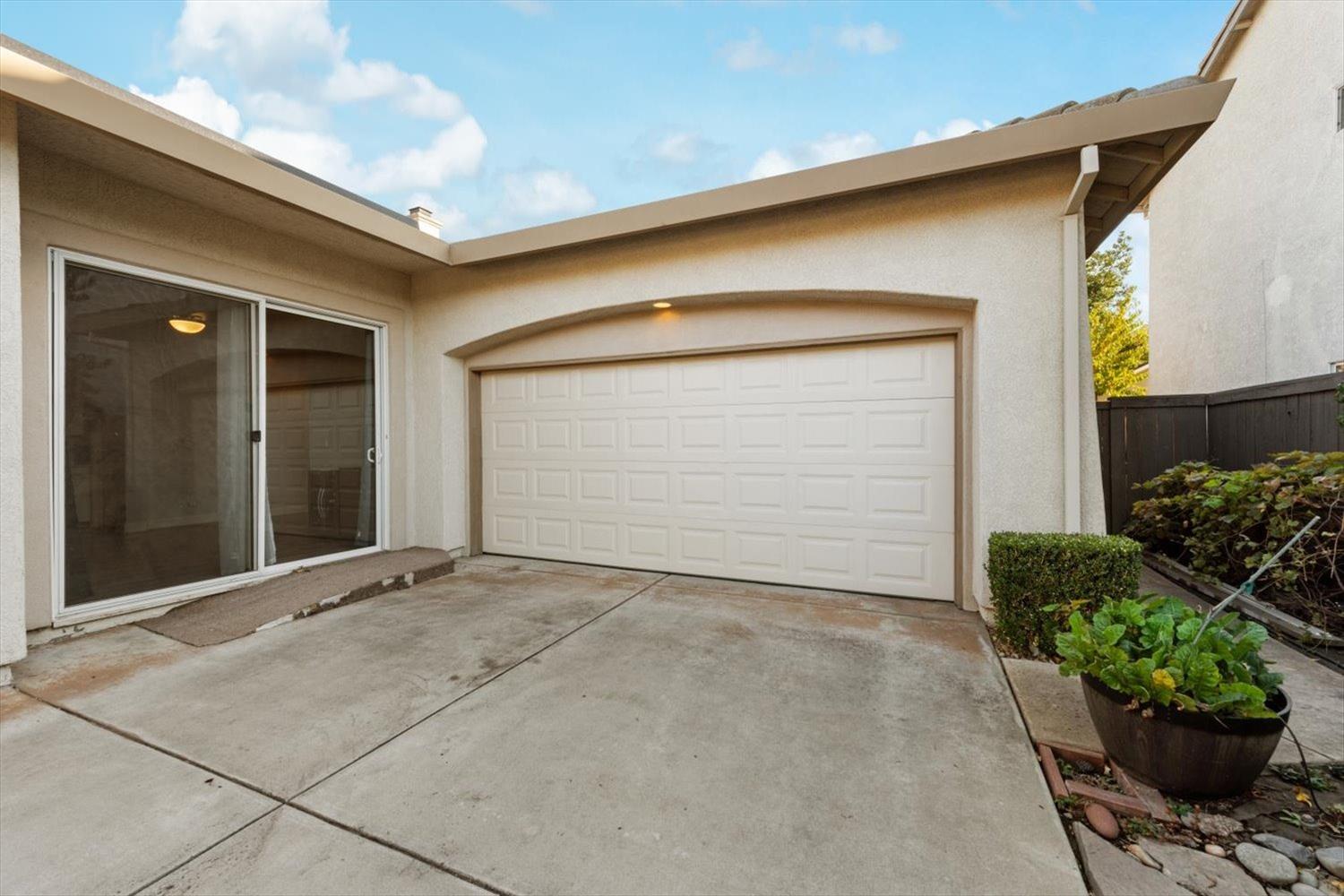 Detail Gallery Image 5 of 58 For 2424 Mabry Dr, Sacramento,  CA 95835 - 3 Beds | 2 Baths