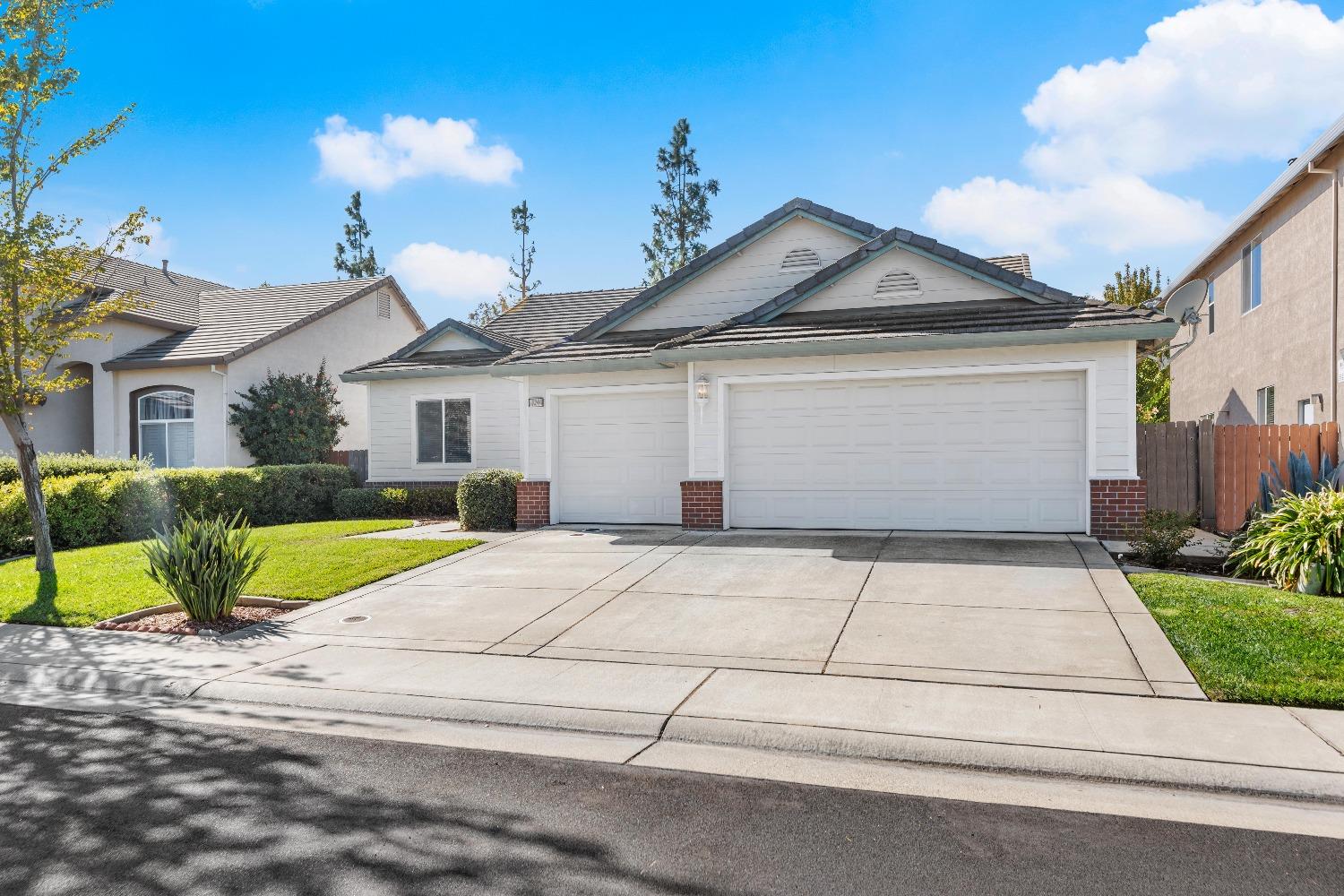 Detail Gallery Image 3 of 51 For 10244 Jenny Lynn Way, Elk Grove,  CA 95757 - 4 Beds | 2 Baths