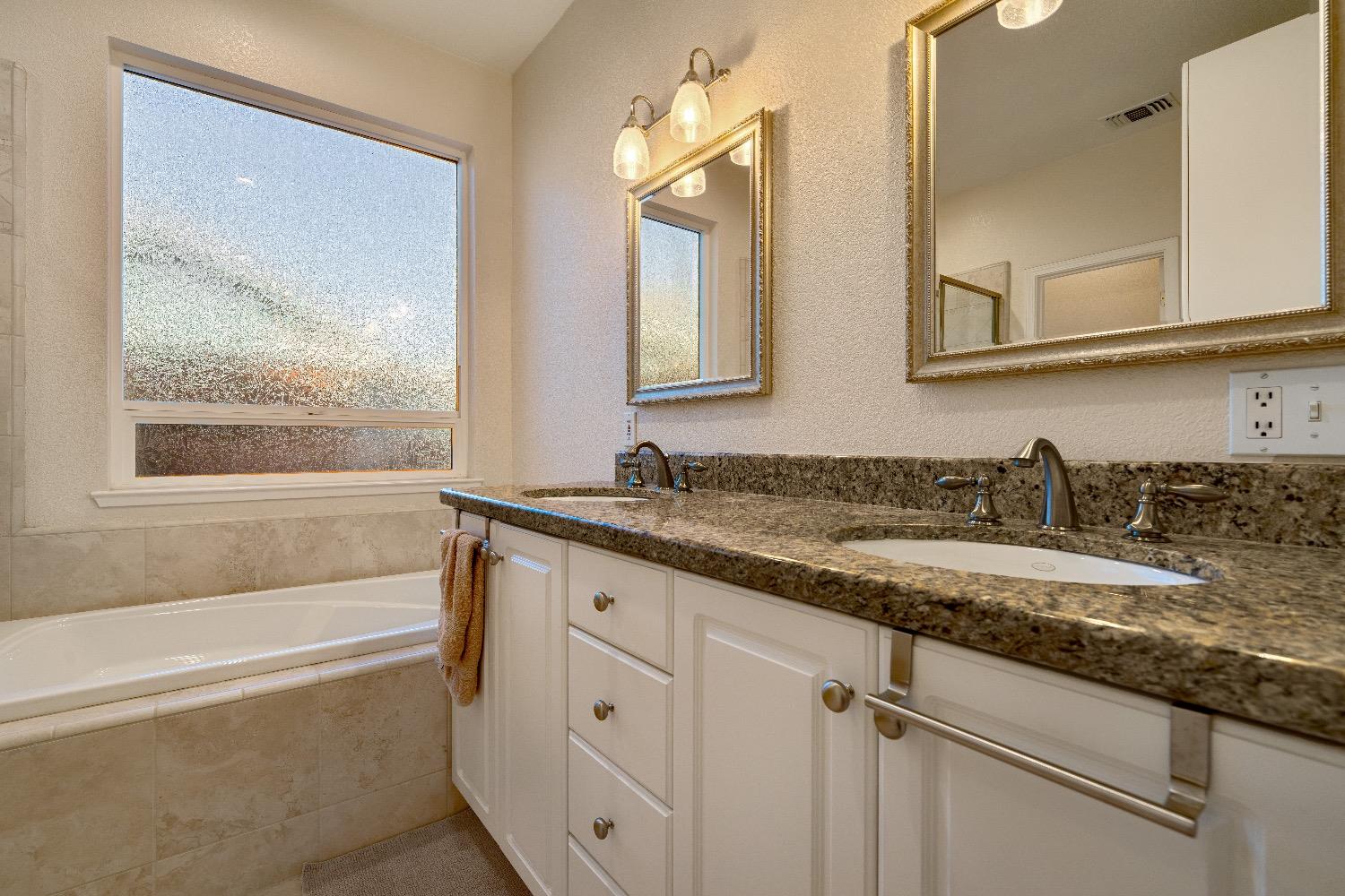 Detail Gallery Image 23 of 50 For 3523 Evergreen Ct, Rocklin,  CA 95765 - 3 Beds | 2/1 Baths