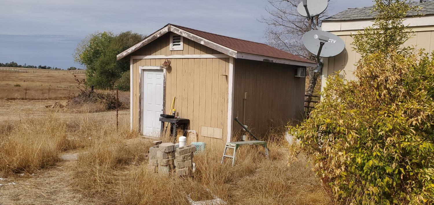 Detail Gallery Image 9 of 14 For 13585 Montfort Ave, Herald,  CA 95638 - 3 Beds | 2/1 Baths