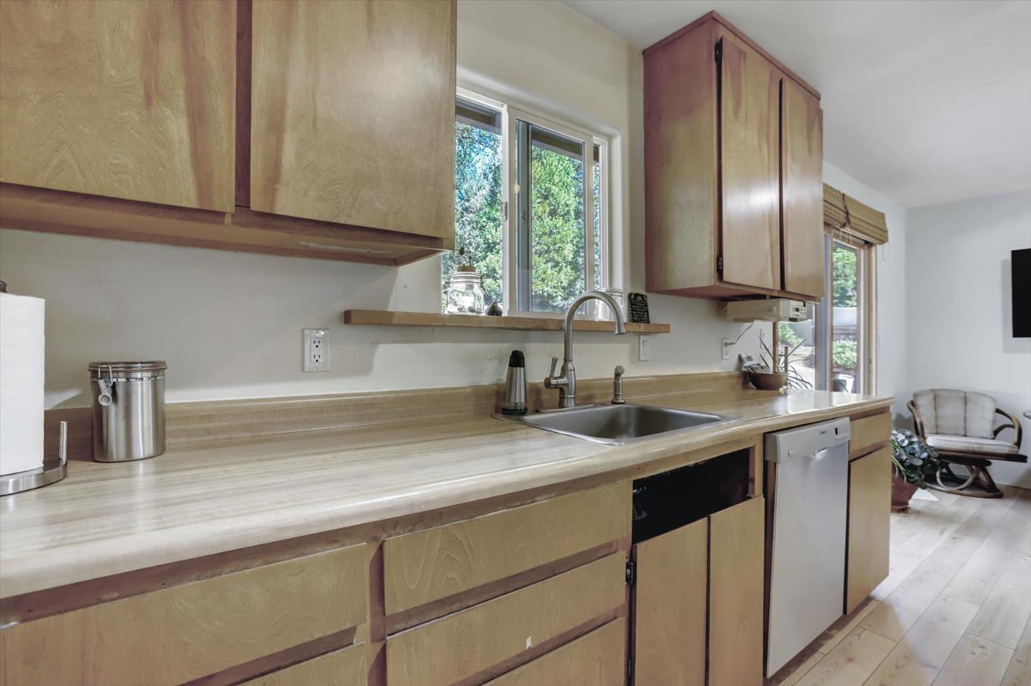 Detail Gallery Image 15 of 96 For 10680 Willow Valley Rd, Nevada City,  CA 95959 - 3 Beds | 2 Baths