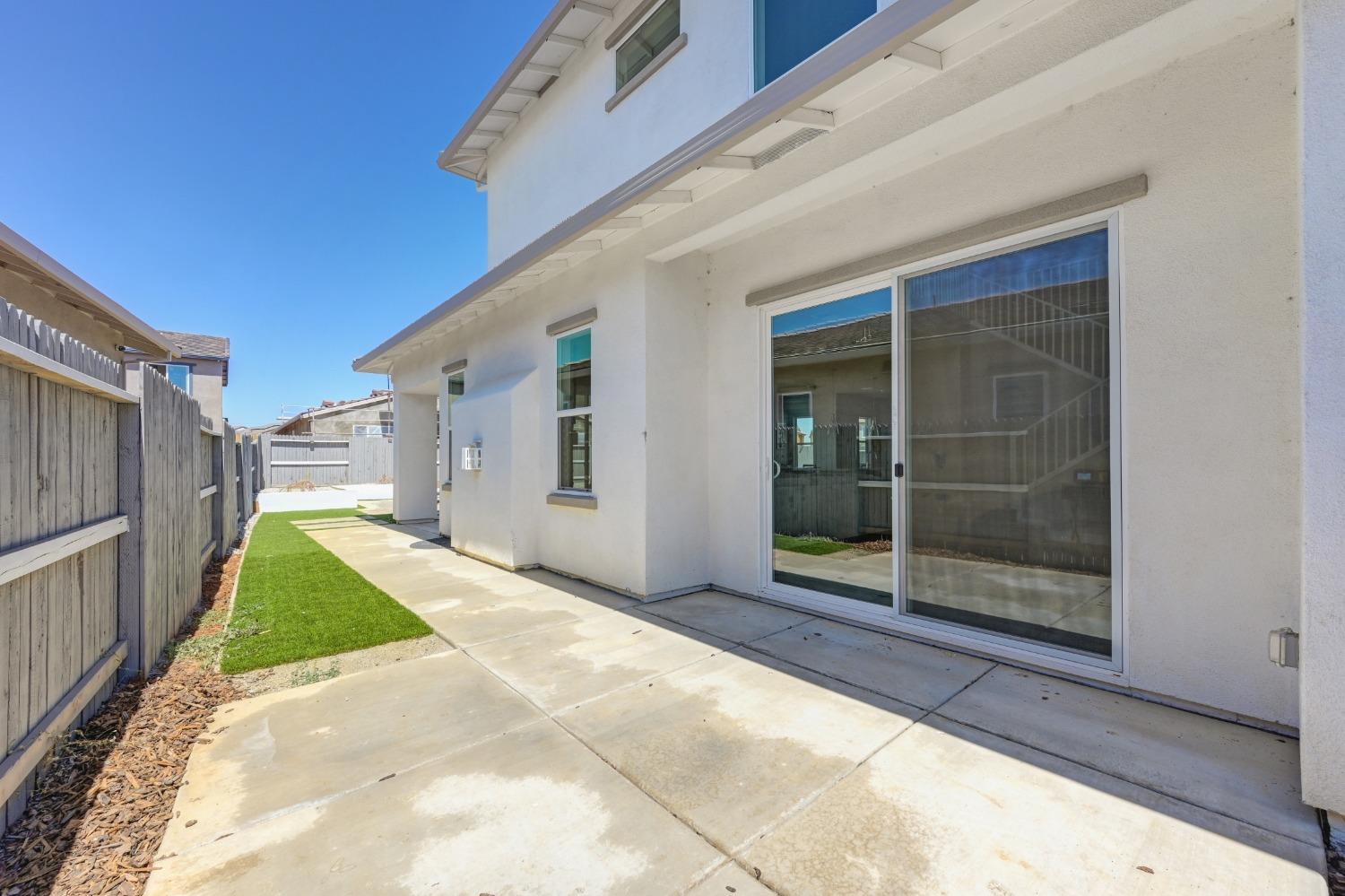 Detail Gallery Image 10 of 49 For 12033 Roquefort Way, Rancho Cordova,  CA 95742 - 5 Beds | 3/1 Baths