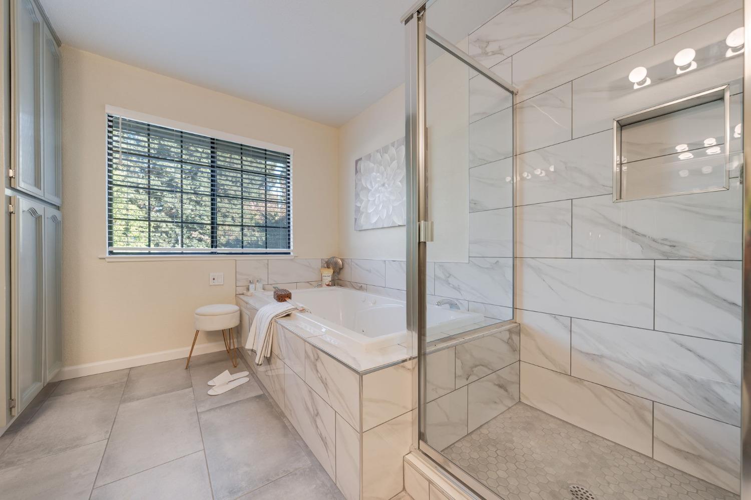 Detail Gallery Image 32 of 52 For 5539 Danjac Cir, Sacramento,  CA 95822 - 5 Beds | 2/1 Baths