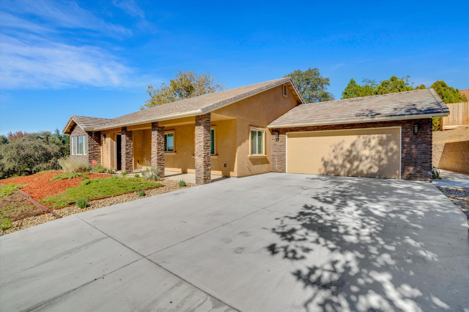 Detail Gallery Image 2 of 36 For 2871 Stagecoach Dr, Valley Springs,  CA 95252 - 3 Beds | 2 Baths