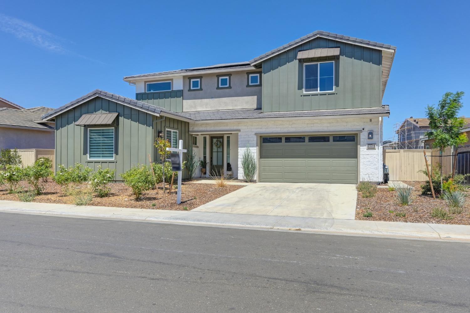 Detail Gallery Image 4 of 49 For 12033 Roquefort Way, Rancho Cordova,  CA 95742 - 5 Beds | 3/1 Baths