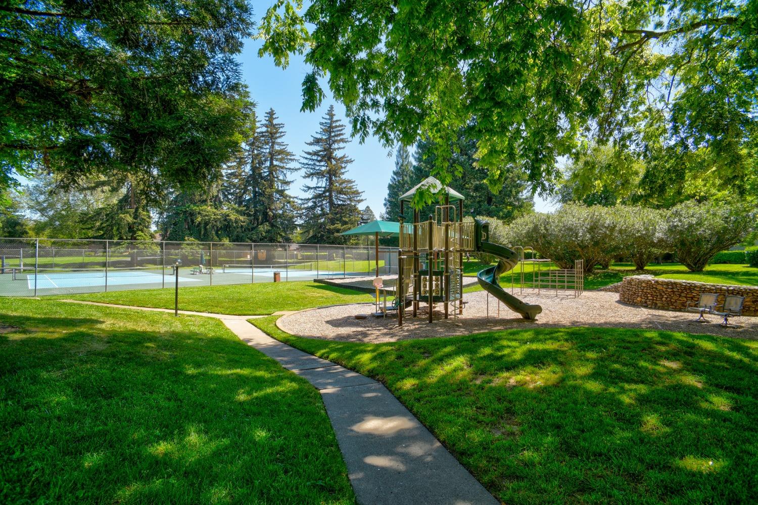 Detail Gallery Image 35 of 37 For 292 Hartnell Pl, Sacramento,  CA 95825 - 2 Beds | 2/1 Baths