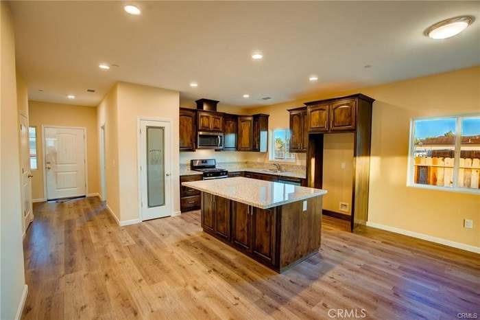 Detail Gallery Image 4 of 11 For 401 Oleander Ct, Chowchilla,  CA 93610 - 4 Beds | 2 Baths