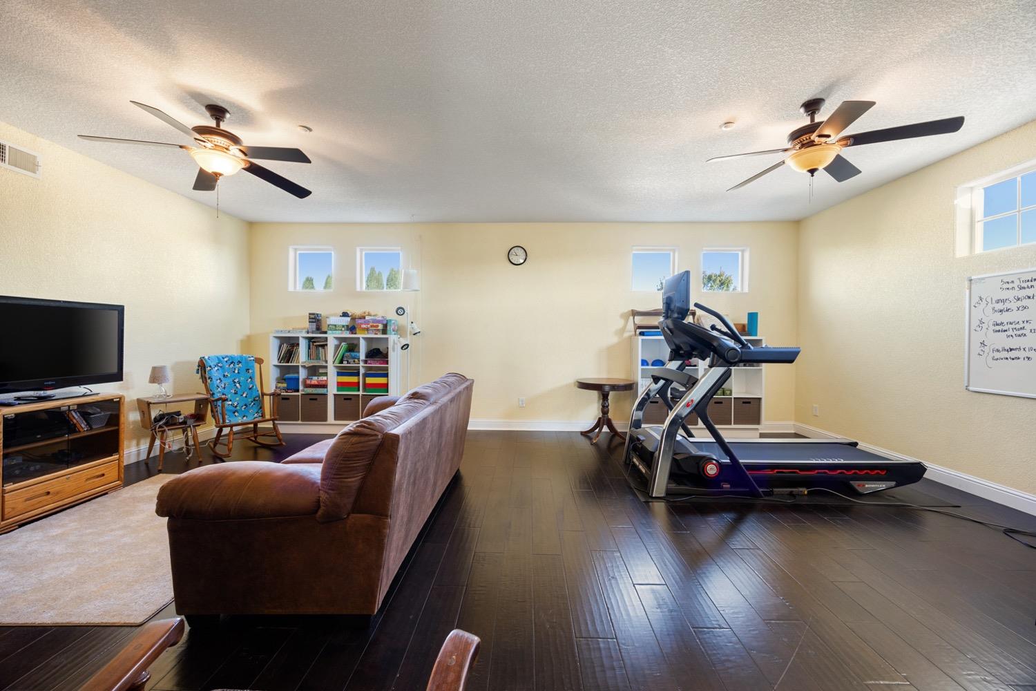 Detail Gallery Image 25 of 51 For 395 Geranium Cir, Galt,  CA 95632 - 4 Beds | 3/1 Baths