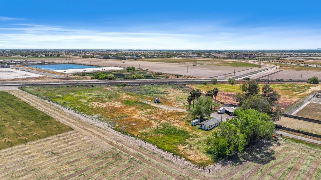 Detail Gallery Image 13 of 39 For 18328 S Mckinley, Manteca,  CA 95337 - 2 Beds | 1 Baths