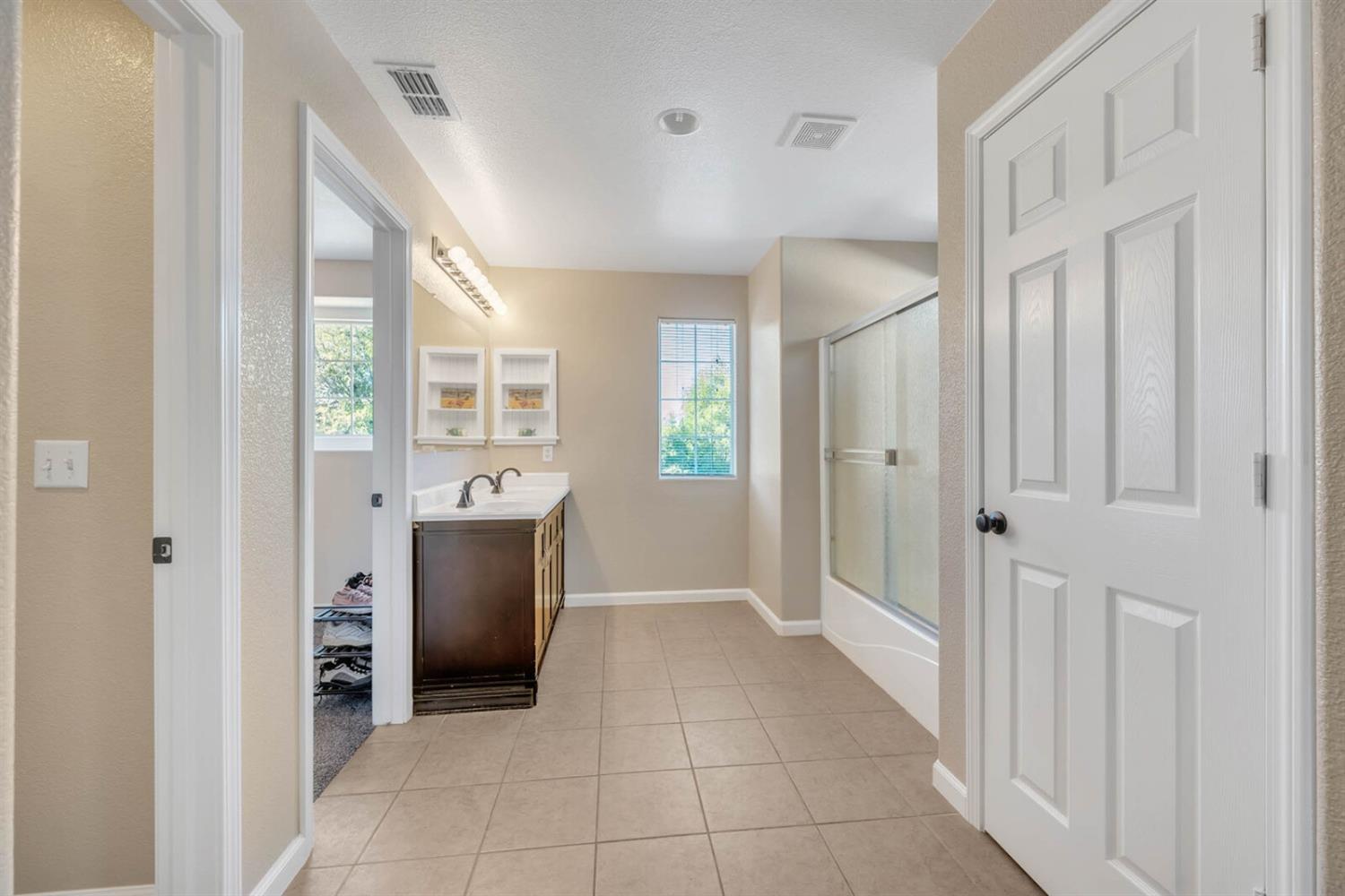 Detail Gallery Image 24 of 40 For 1612 Drummond Ln, Lincoln,  CA 95648 - 4 Beds | 2/1 Baths