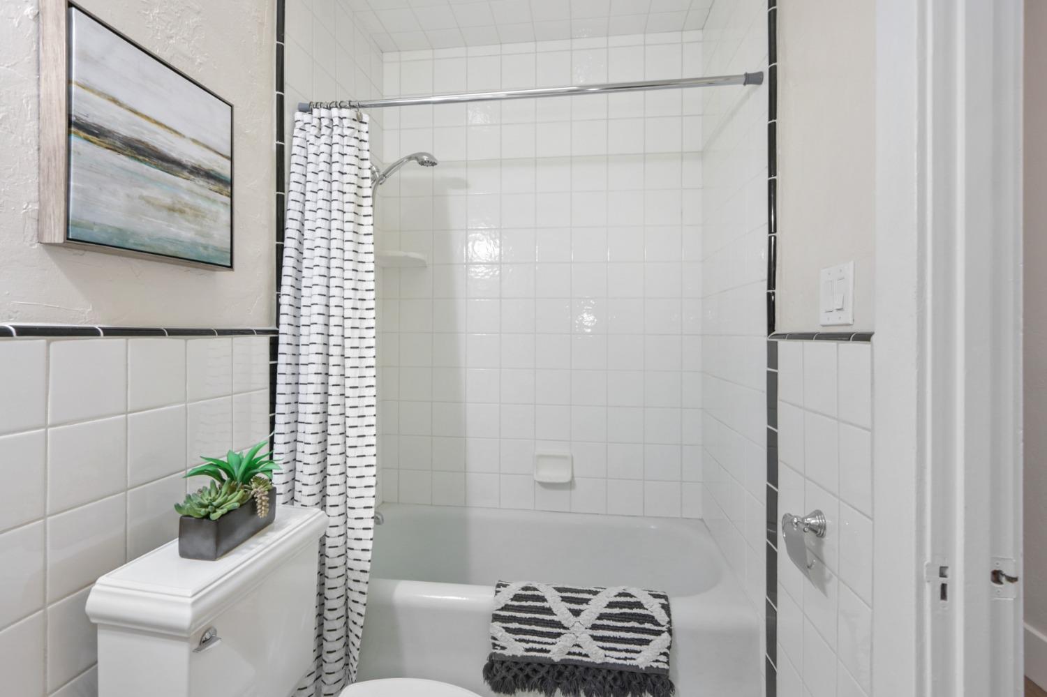 Detail Gallery Image 29 of 41 For 4327 T St, Sacramento,  CA 95819 - 2 Beds | 1 Baths