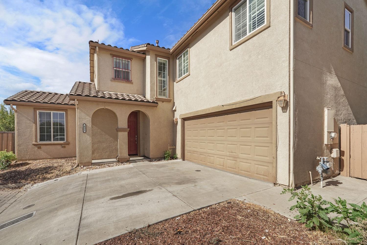 Detail Gallery Image 1 of 42 For 431 via Marco Ln, Lodi,  CA 95240 - 4 Beds | 2/1 Baths