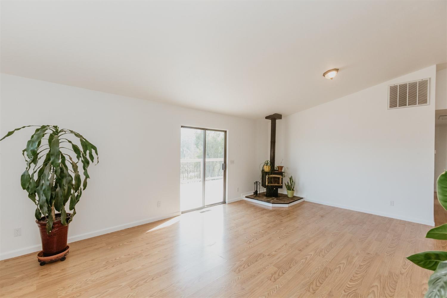 Detail Gallery Image 16 of 80 For 10409 Red Ln, –,  CA 95977 - 3 Beds | 2 Baths