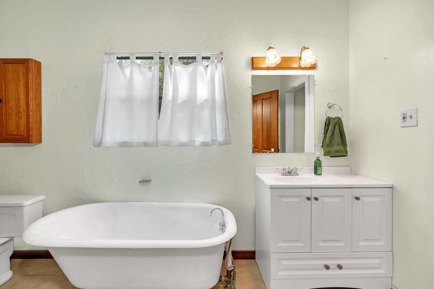 Detail Gallery Image 33 of 60 For 16761 Millux Ave, Dos Palos,  CA 93620 - 3 Beds | 1/1 Baths