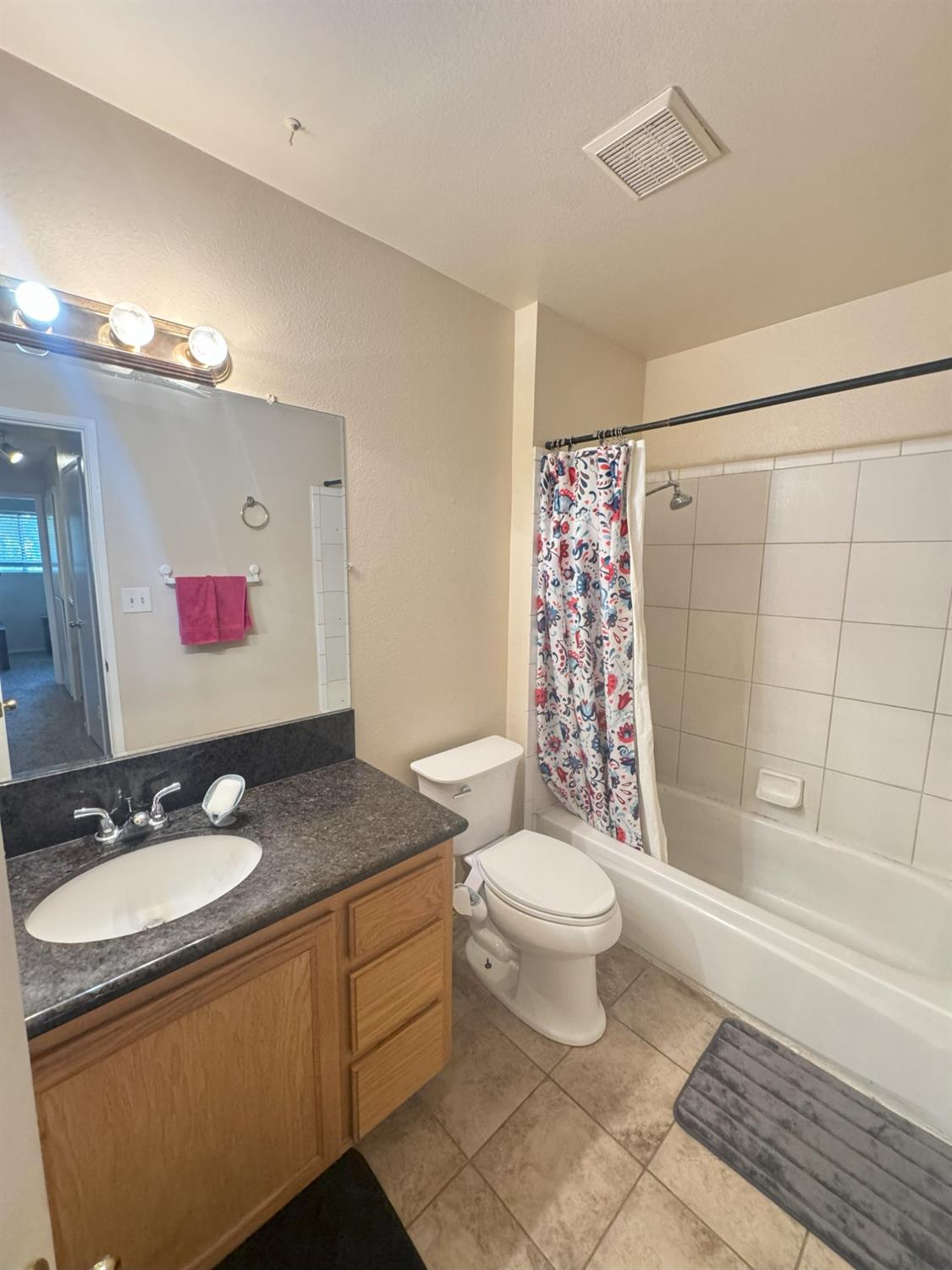 Detail Gallery Image 18 of 30 For 5736 Shadow Creek Dr #2,  Sacramento,  CA 95841 - 3 Beds | 1/1 Baths