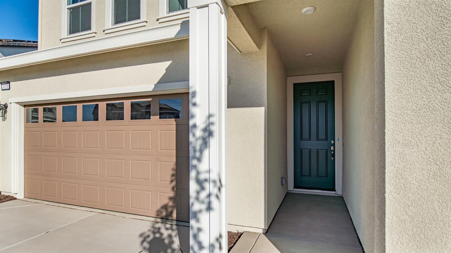 Detail Gallery Image 4 of 46 For 1058 Arneis Pl, Manteca,  CA 95337 - 4 Beds | 3 Baths