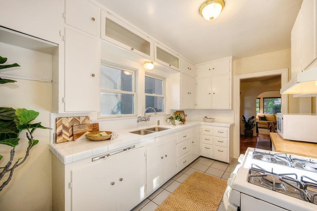 Detail Gallery Image 17 of 40 For 3738 Miller Way, Sacramento,  CA 95817 - 2 Beds | 1 Baths