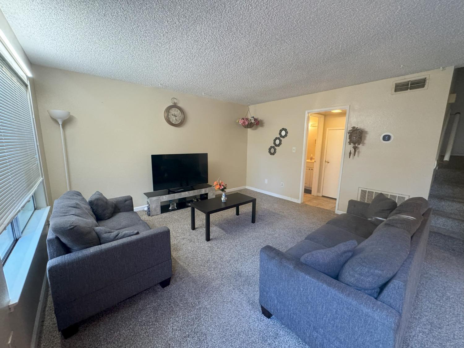 Detail Gallery Image 15 of 30 For 5736 Shadow Creek Dr #2,  Sacramento,  CA 95841 - 3 Beds | 1/1 Baths