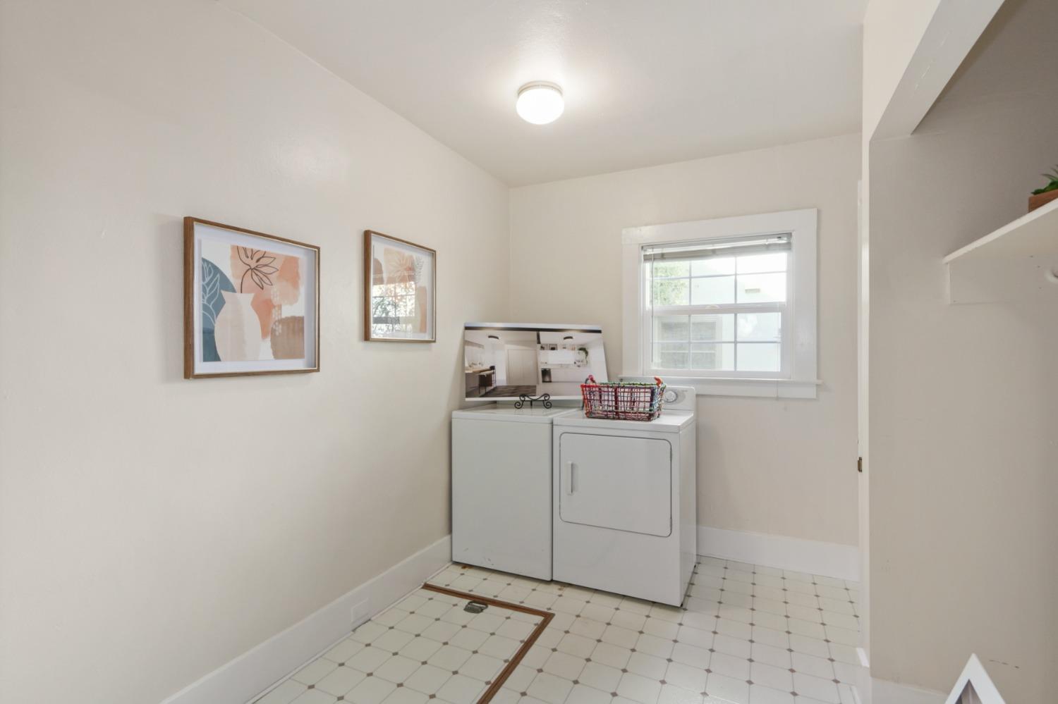 Detail Gallery Image 17 of 41 For 4327 T St, Sacramento,  CA 95819 - 2 Beds | 1 Baths