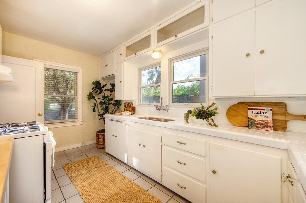 Detail Gallery Image 15 of 40 For 3738 Miller Way, Sacramento,  CA 95817 - 2 Beds | 1 Baths