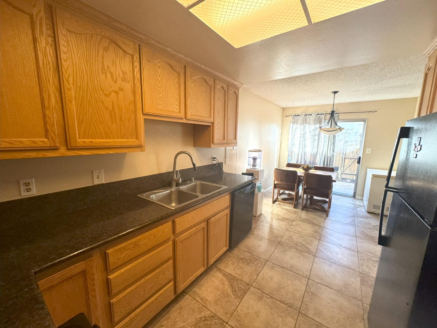 Detail Gallery Image 14 of 30 For 5736 Shadow Creek Dr #2,  Sacramento,  CA 95841 - 3 Beds | 1/1 Baths